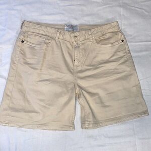 Fat Face brand beige denim shorts size 8